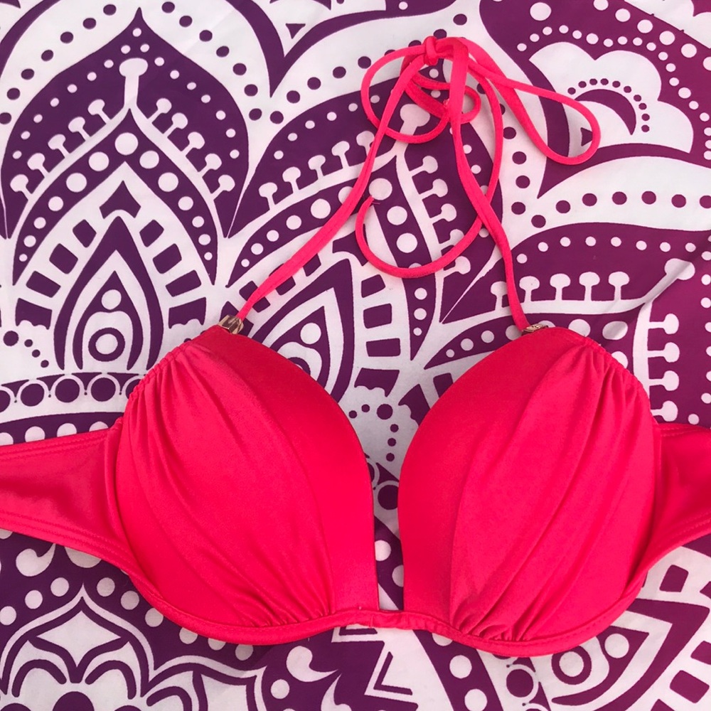NWOT Victoria’s Secret 32C Pink Swim Top